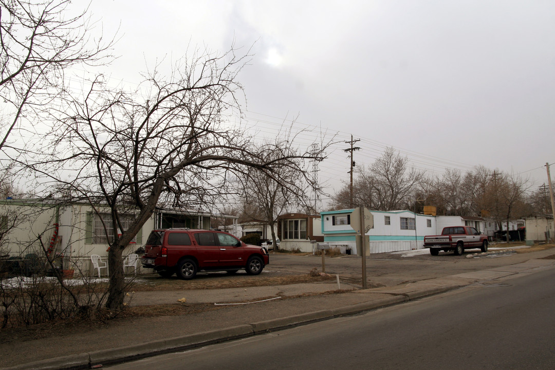 Pleasant View Mobile Home Park in Golden, CO - Foto de edificio