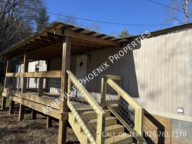 395 Dix Creek Rd Number 2 in Leicester, NC - Building Photo - Building Photo