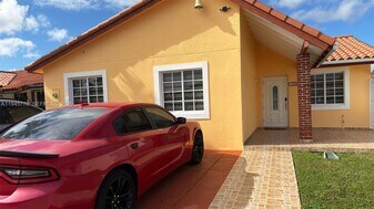 1530 SW 138th Ave in Miami, FL - Building Photo