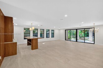 2330 Overbrook St in Miami, FL - Building Photo - Building Photo