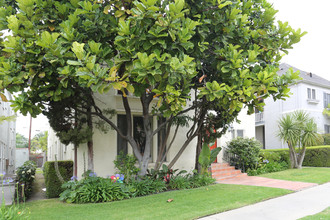 229 S Elm Dr in Beverly Hills, CA - Building Photo - Building Photo