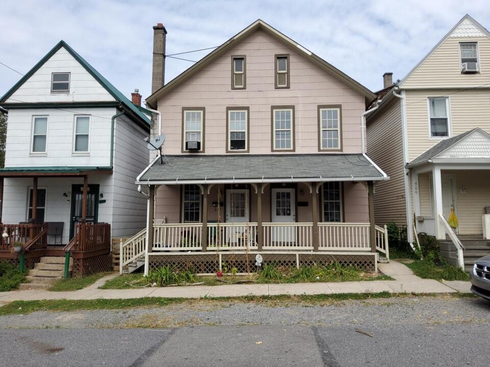 508 Louisa St in Williamsport, PA - Foto de edificio