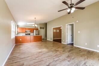 1345 Bridlebrook Dr in Casselberry, FL - Foto de edificio - Building Photo