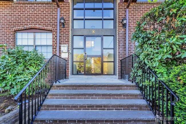 property at 812 Green Hollow Dr