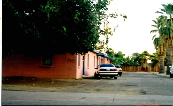 Encanto Park III in Phoenix, AZ - Building Photo