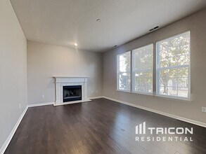 1032 Central Park Blvd S in Greenwood, IN - Building Photo - Building Photo