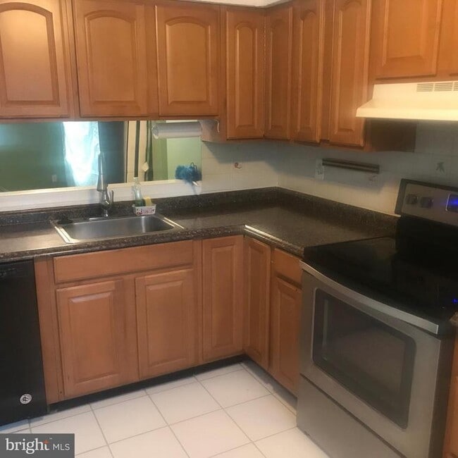 property at 8424 Lazy Creek Ct