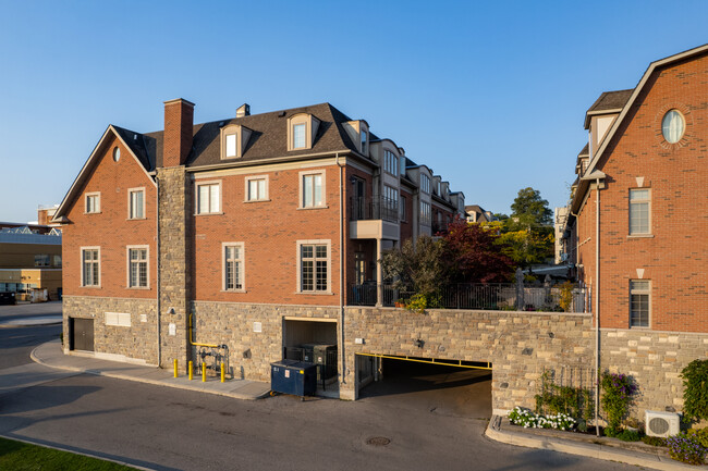 The Hunt Club Residences in Toronto, ON - Building Photo - Building Photo