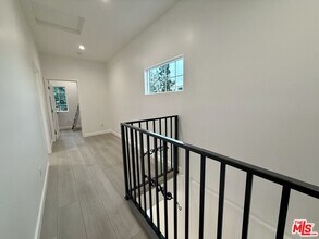 7701 Vantage Ave in Los Angeles, CA - Building Photo - Building Photo