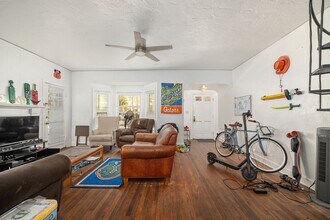 1254 SW 9th Rd in Gainesville, FL - Building Photo - Building Photo