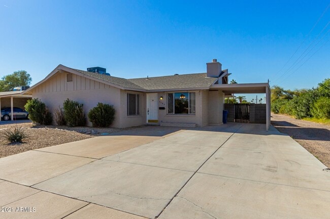 property at 3106 S Los Feliz Dr