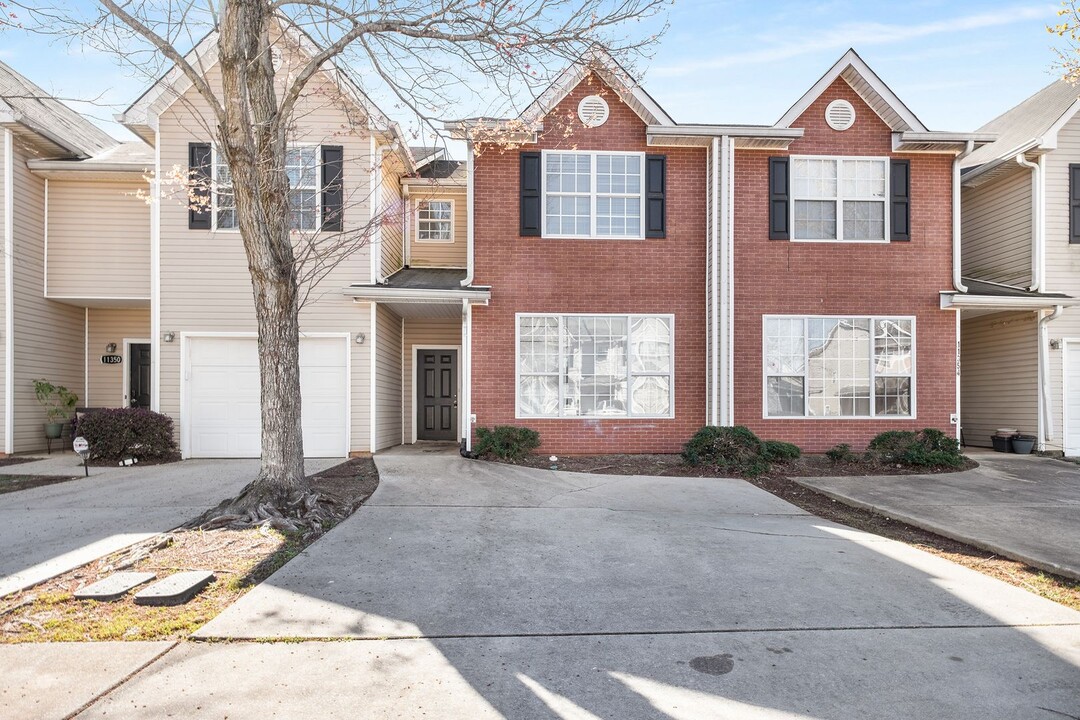 11352 Michelle Way in Hampton, GA - Building Photo