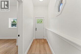 1 FLORIAN 15 in Essex, ON - Building Photo - Building Photo