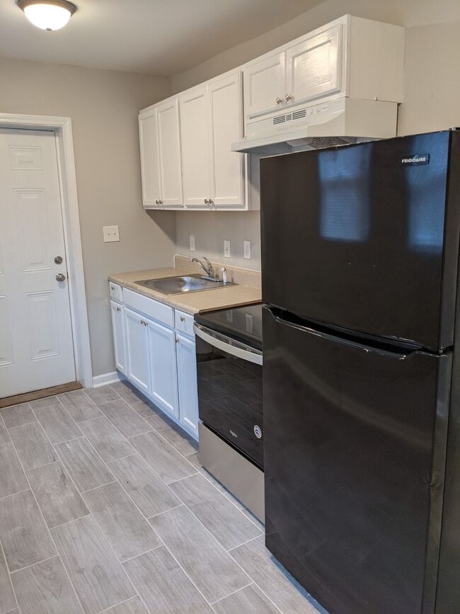 property at 950 Ira St SW