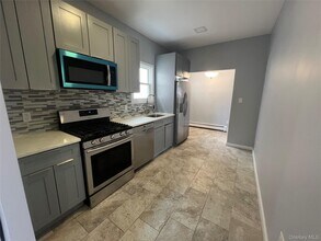 227 E Chester St in Long Beach, NY - Building Photo - Building Photo