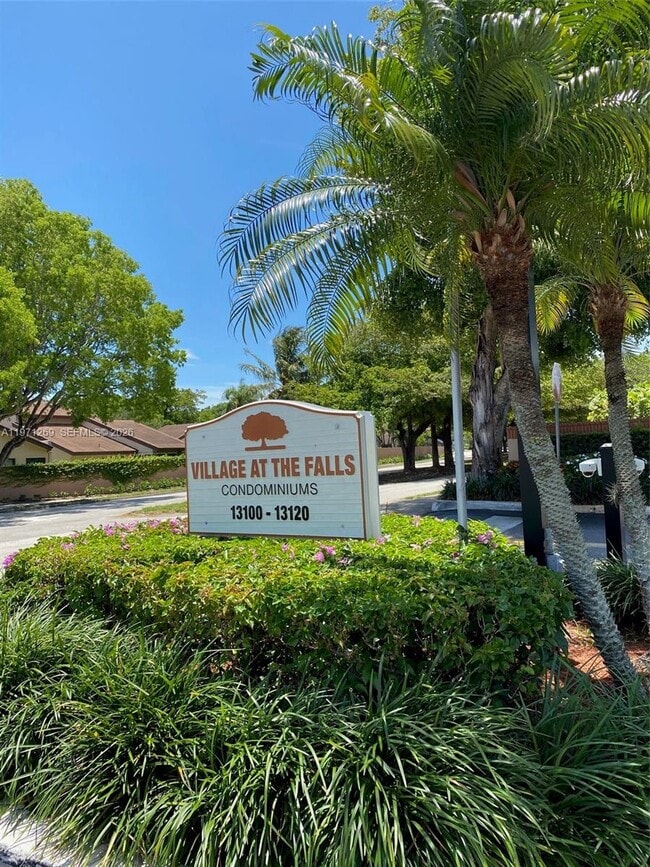 13120 SW 92nd Ave in Miami, FL - Building Photo - Building Photo