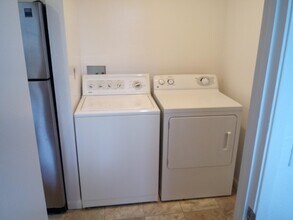 211 Barnett St, Unit 211 in Santa Rosa, CA - Building Photo - Building Photo
