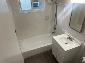 6502 Foster Bridge Blvd, Unit D in Bell Gardens, CA - Building Photo - Building Photo