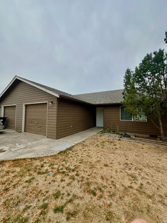 property at 2839 SW Umatilla Ave