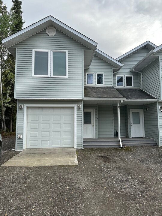 3887 Blessing Ave in North Pole, AK - Building Photo