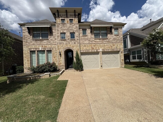 property at 7952 Ashwood Ln
