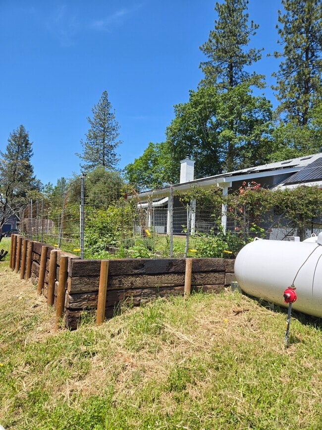 4521 Wild Lilac Ln in Greenwood, CA - Building Photo - Building Photo