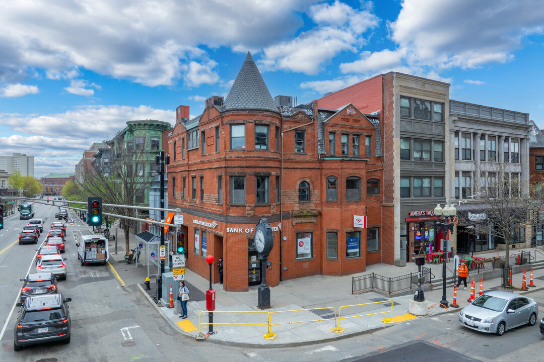 Viola Back Bay in Boston, MA - Building Photo