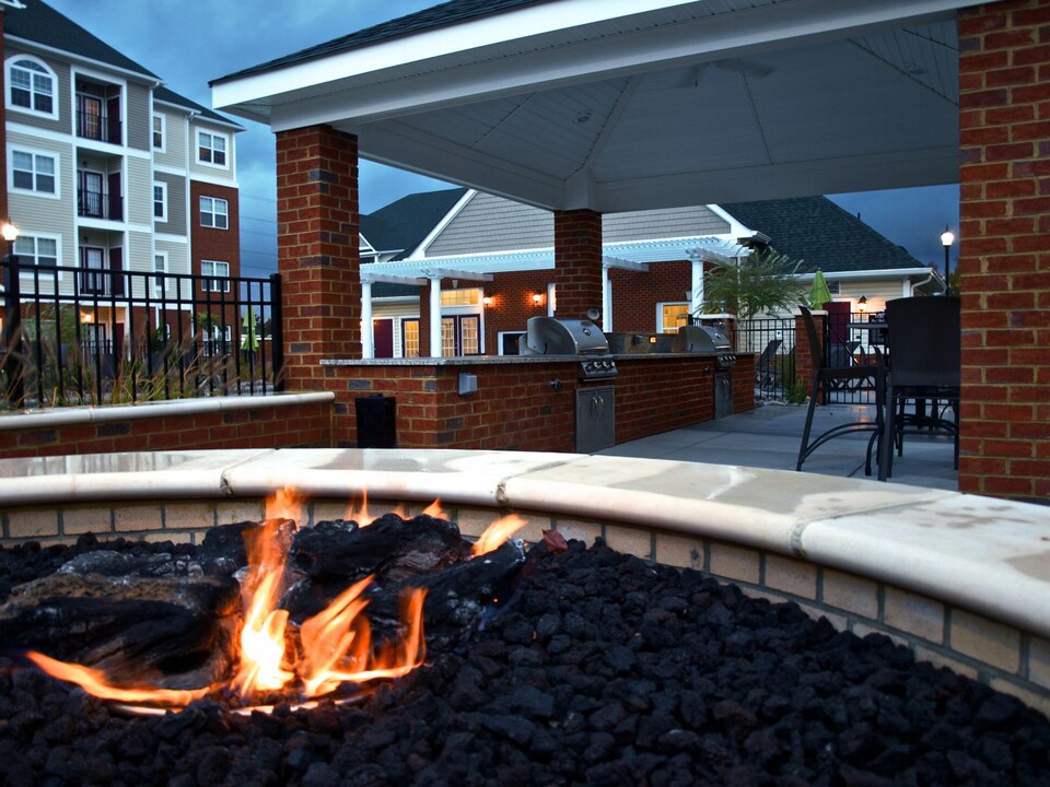 1 Bellacasa Way in Hampton, VA - Building Photo