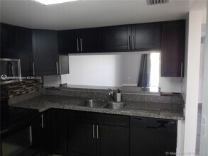 431 SW 113th Way in Pembroke Pines, FL - Building Photo - Building Photo