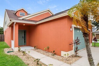 709 Cristelle Jean Dr in Ruskin, FL - Building Photo - Building Photo