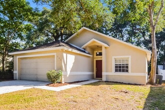 343 S Lancelot Ave in Orlando, FL - Foto de edificio - Building Photo