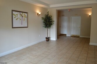 1305 Meadow Brook Ct in Hanover, NJ - Building Photo - Building Photo