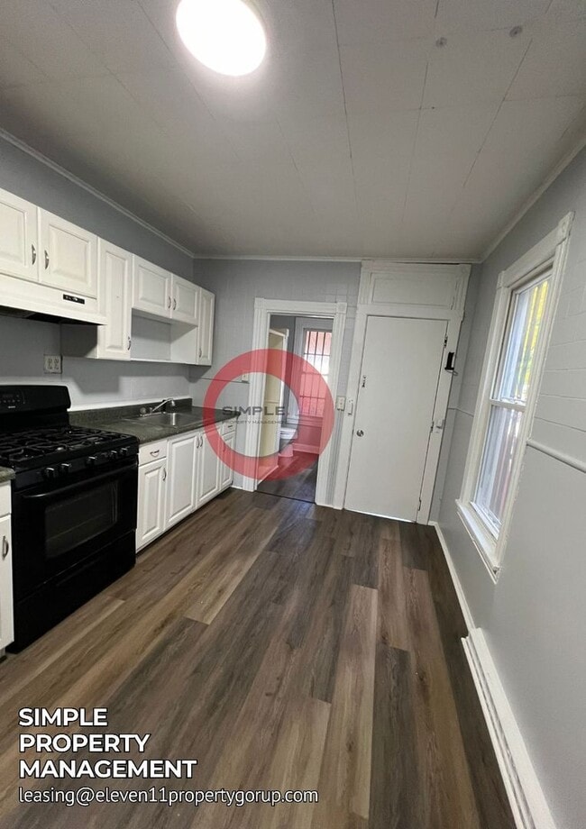 property at 1239 Greenwich St