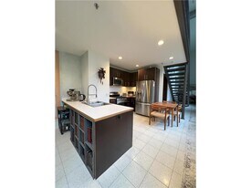 214 4th St E, Unit 101 in St. Paul, MN - Building Photo