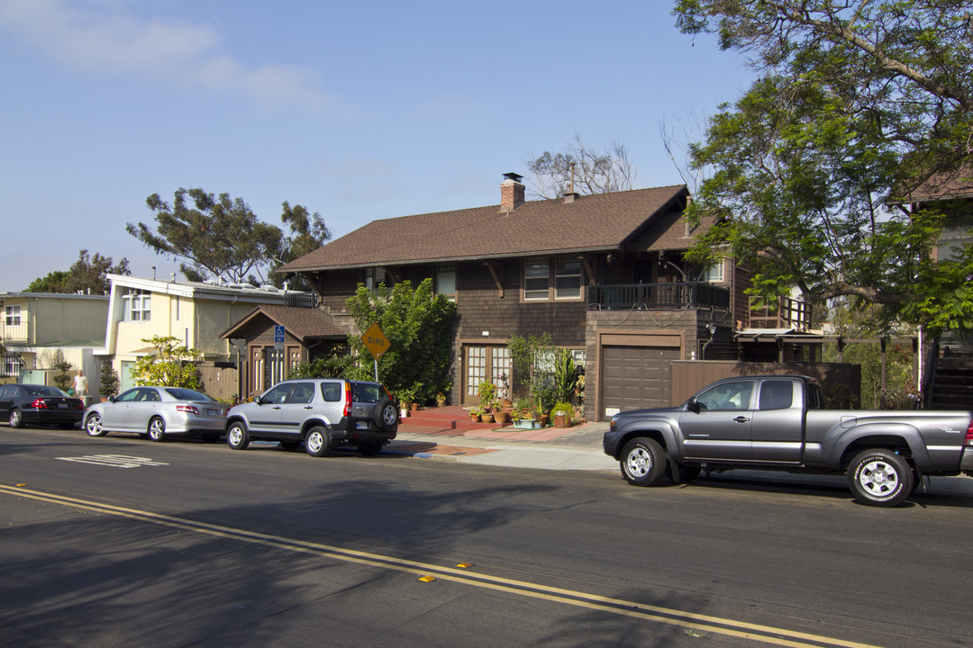Canyon Apartments in San Diego, CA - Foto de edificio