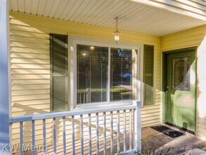 2416 Shawood Dr in Novi, MI - Building Photo - Building Photo
