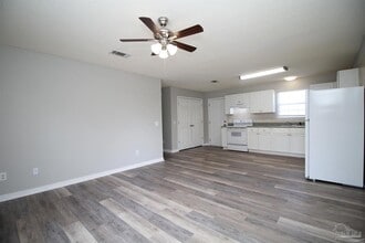 1927 America Ave in Gulf Breeze, FL - Building Photo - Building Photo