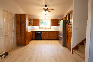 538 Cottonwood Ave in Hartland, WI - Building Photo