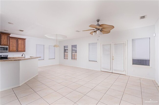 1426 Bianca St in Edinburg, TX - Building Photo - Building Photo