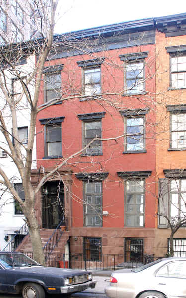 238 E 19th St in New York, NY - Building Photo