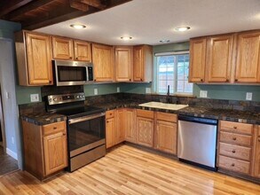 55768 Snow Goose Rd in Bend, OR - Building Photo - Building Photo
