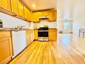 63 Franklin St in Jersey City, NJ - Building Photo - Building Photo