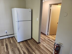 160 Madison Ave, Unit Apt #1 in Greensburg, PA - Building Photo - Building Photo