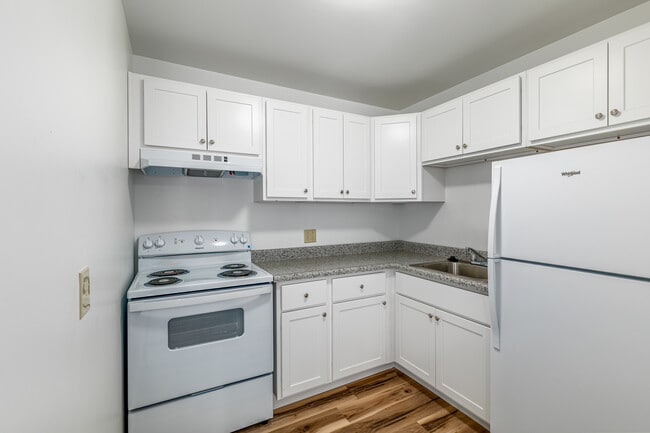 Shannon Hollow Apartments