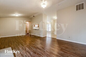 1907 Landside Dr in Valrico, FL - Foto de edificio - Building Photo