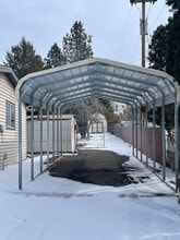 3663 Pine Grove Rd in Klamath Falls, OR - Building Photo - Building Photo