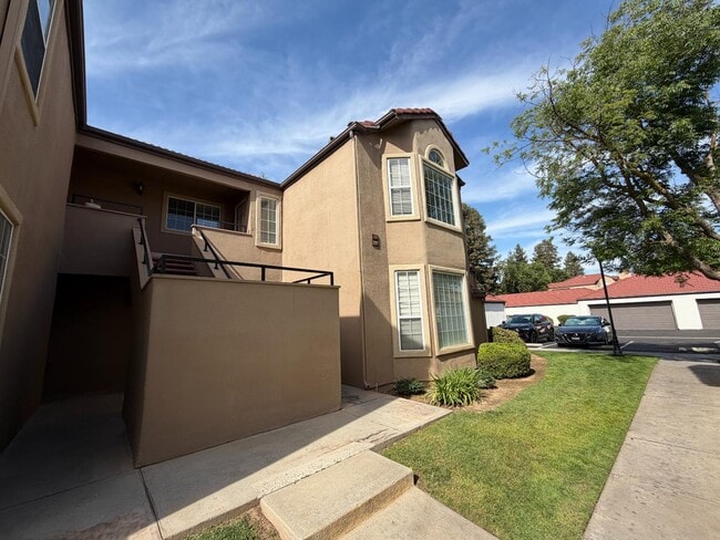 8153 N Cedar Ave