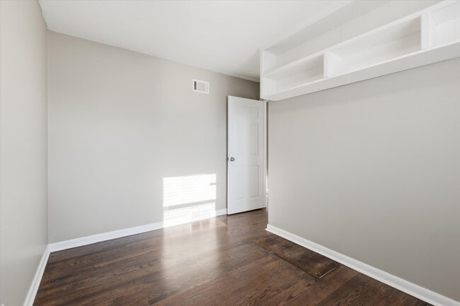 4916 Crescent Ave in Kansas City, MO - Building Photo - Building Photo