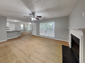 942 Shadow Ridge Trail in Lithonia, GA - Building Photo - Building Photo