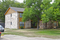 210 Renfro St in Grand Prairie, TX - Building Photo - Building Photo